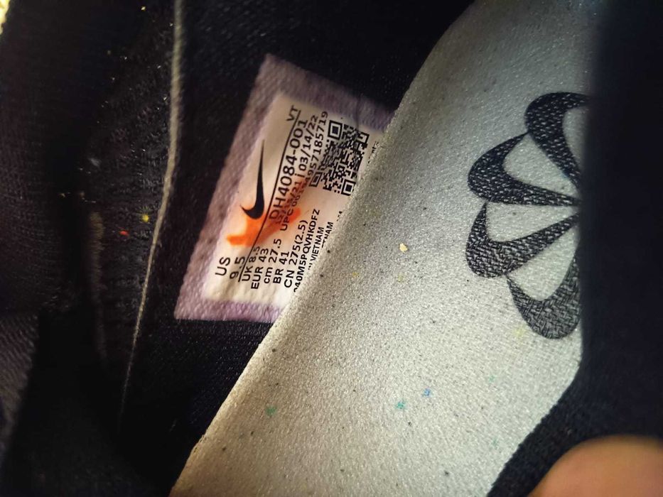 Nike-uri. Abea cumprati, niciodata folositi. Livrare prin curier