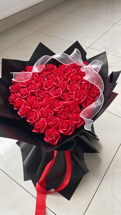 Buchete 101 trandafiri/Ornament trandafiri/flori cadou Super