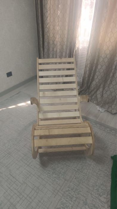 Продаю кресло качалка