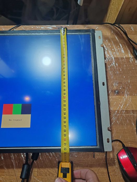 Monitoare profesionale 19”cu touch screen 3M