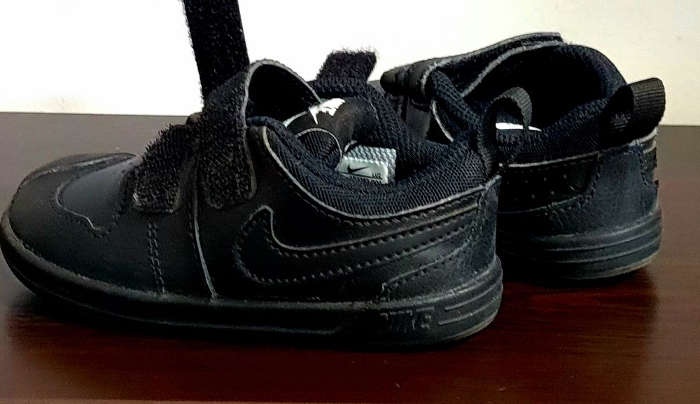 Vând adidași băiat Nike