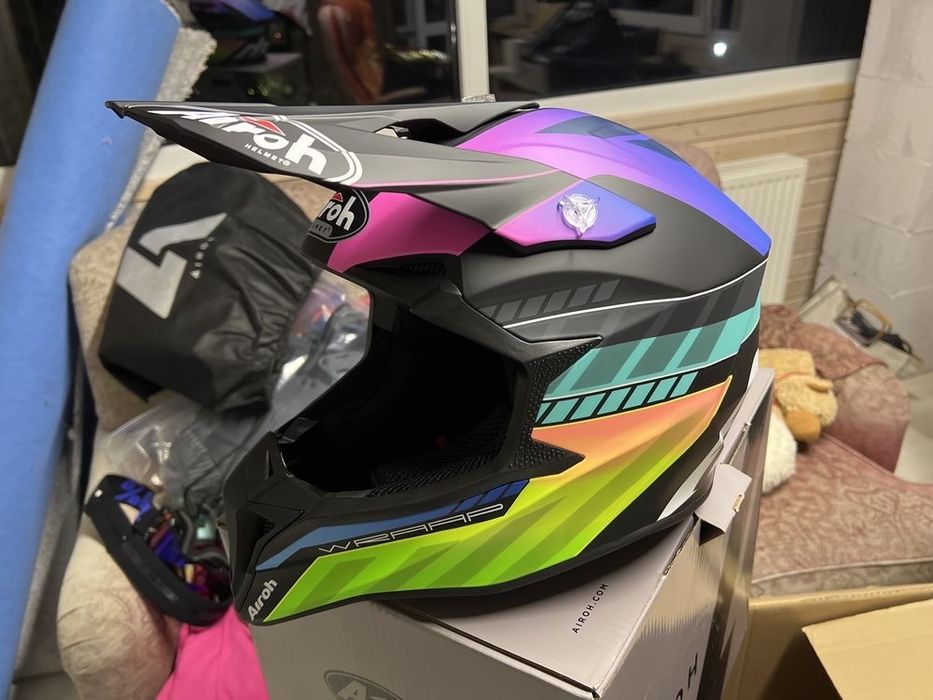 Каска Airoh L НОВА!