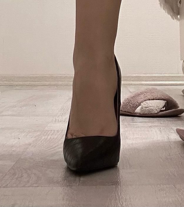 Дамски обувки с ток