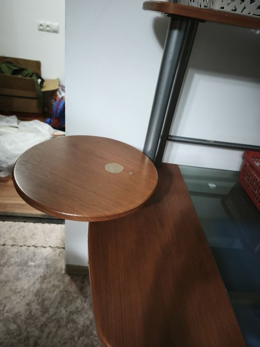 Продам компьютерный стол. Состояние хорошее.