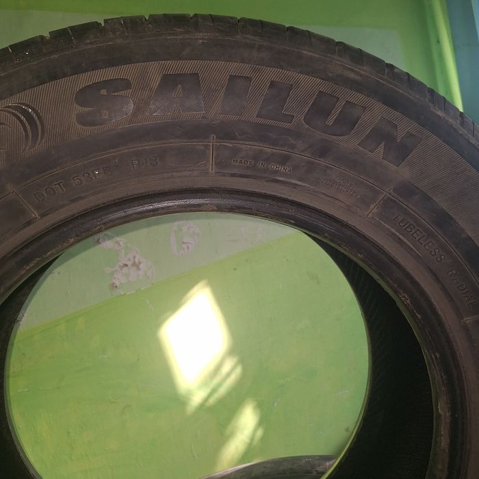 Продам резину летнюю 215/70 R16