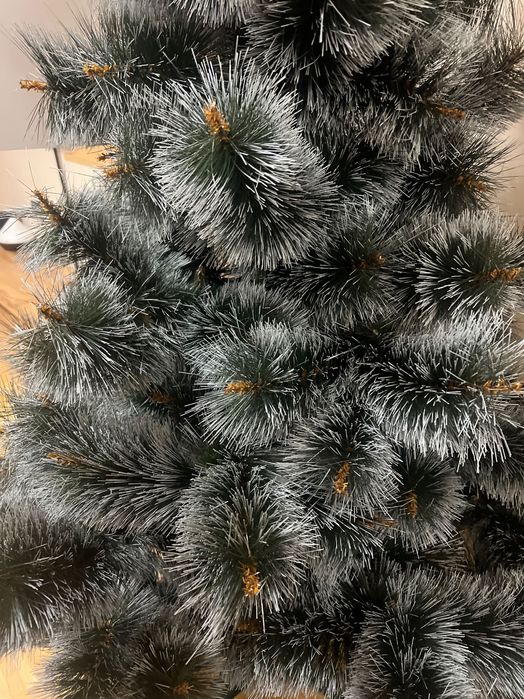 Изкуствена Коледна елха