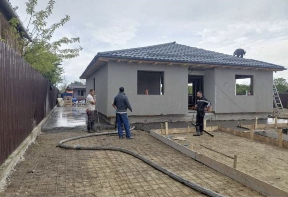 Vand Case modulare pe structura metalica 100x100