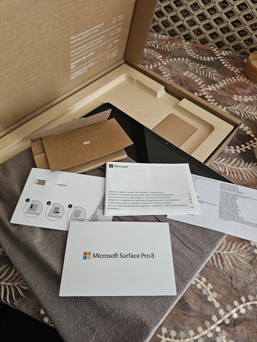 Microsoft Surface Pro 8 LTE Advanced – i5 gen. 11, 16 GB RAM, 256 GB SSD