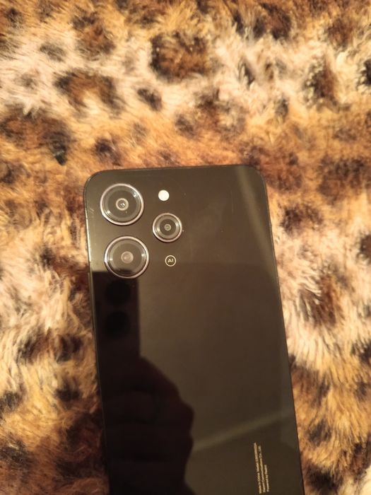 Продам смартфон Redmi 12,в хорошем состаяниие