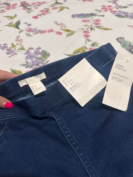 Нови дънки тип клин H&M