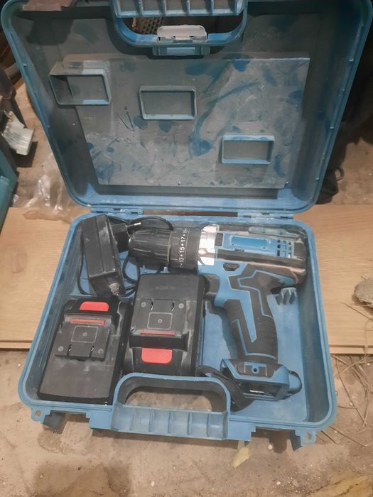 Шуруповерт хорошем состояний