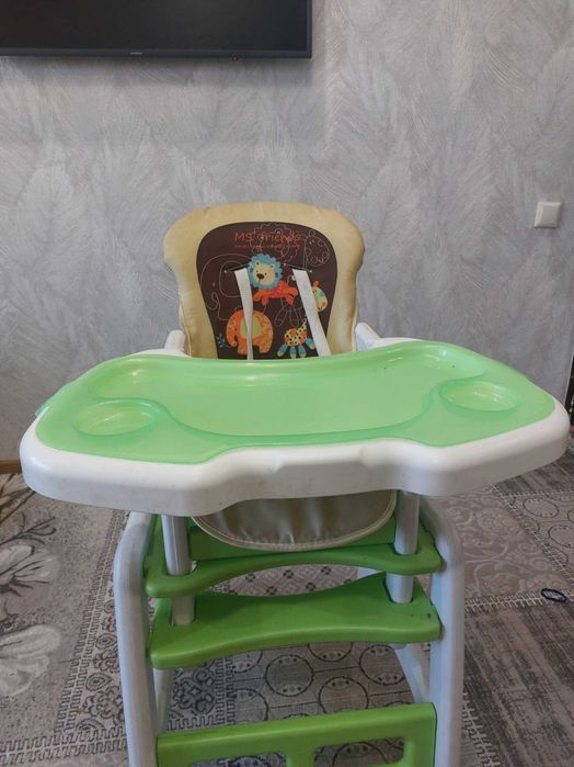 Продам Детский столик