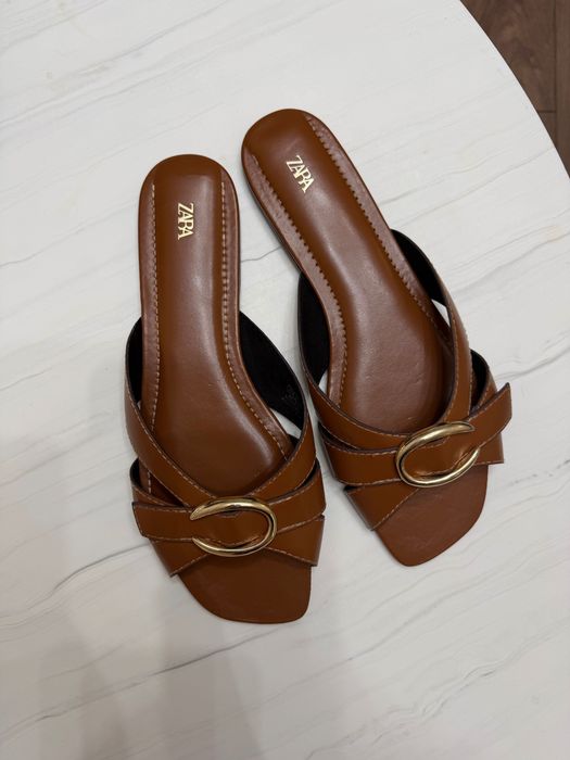 Кожаные шлепки Zara сандалии
