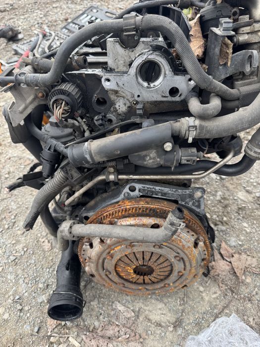 Двигател BXE 1.9 тди на части