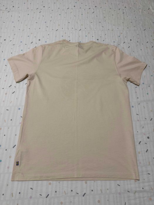 Продавам нова тениска Fjallraven Arctic Fox T-Shirt, размер L