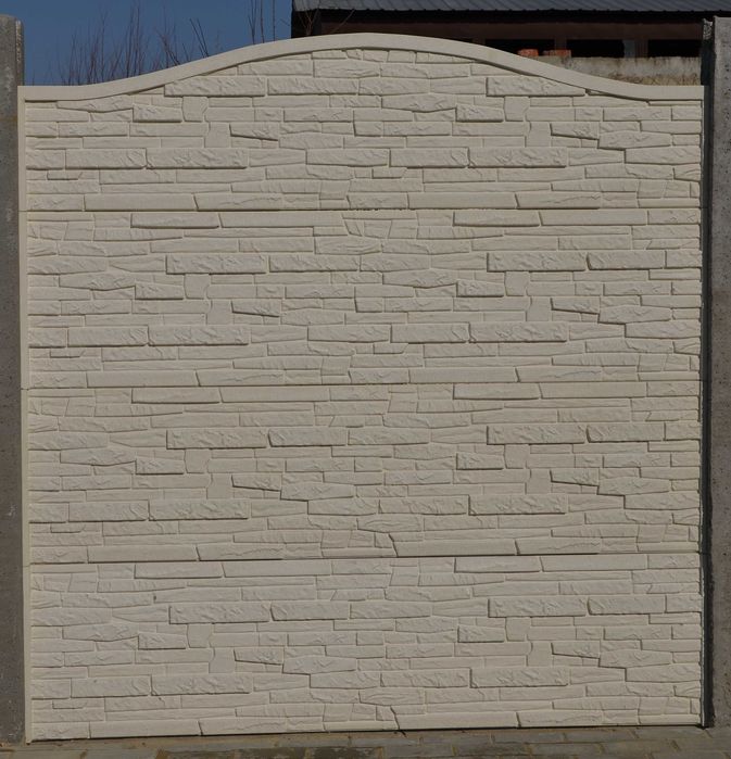 Garduri prefabricate din beton.