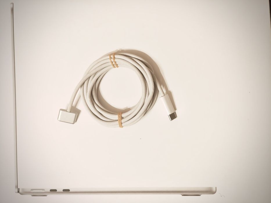 30W USB-C Захранващ Адаптер за Apple  устройства  с  кабел