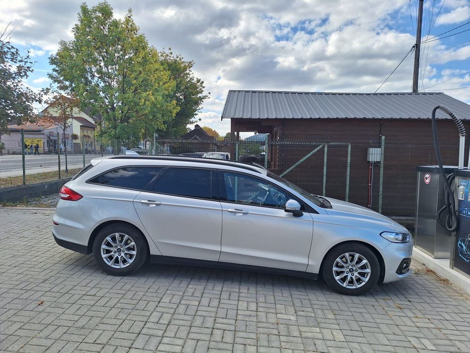 FORD Mondeo 2022 — imagine 3