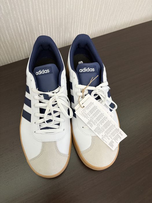 Продам НОВЫЕ кроссовки Adidas, разм 42