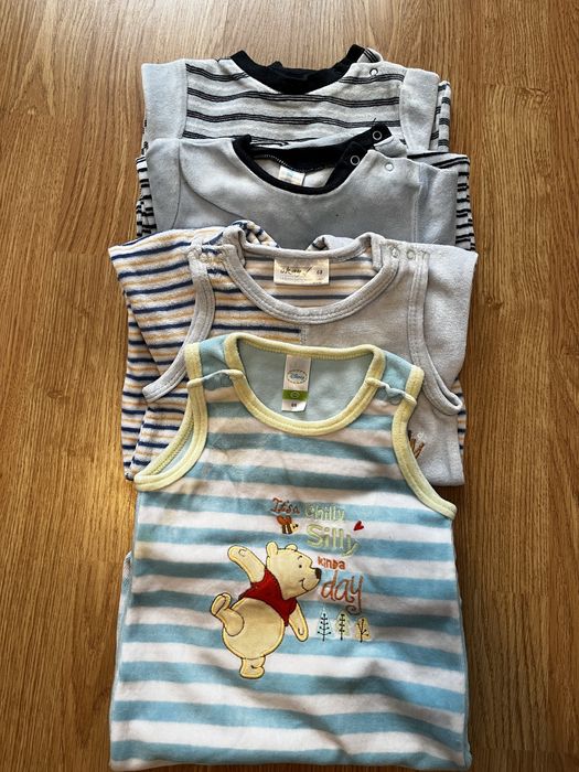 Haine bebe 0-12 luni in stare foarte buna