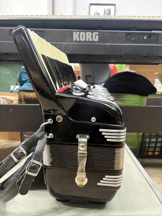 Acordeon italian E.Tombolini cu 80 de basi