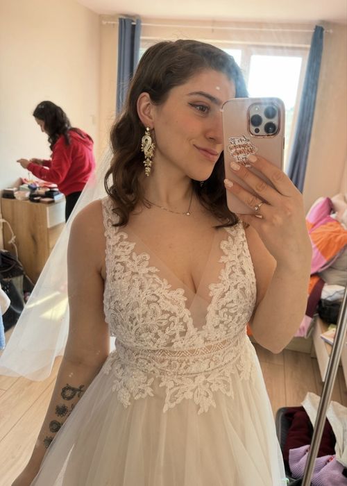 Сватбена рокля - размер М, марка Magic bride