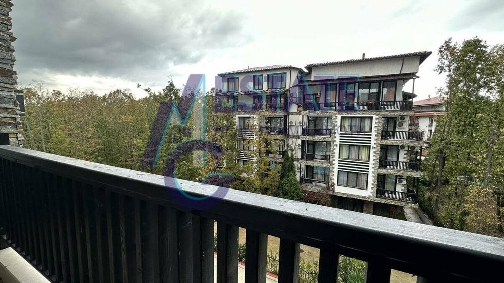 Обзаведен двустаен апартамент в затворен комплекс в Приморско.