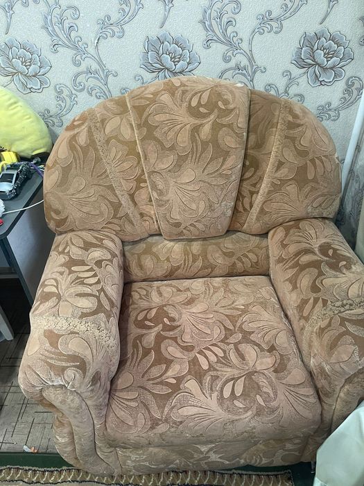 Диван сатылады срочно