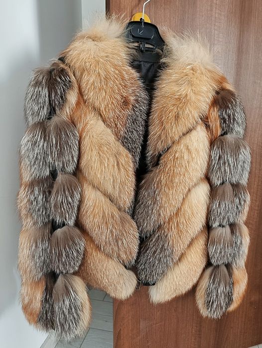 Vând haina din blana naturala și piele naturala