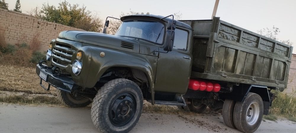 Zil 130  selxoz sotiladi
