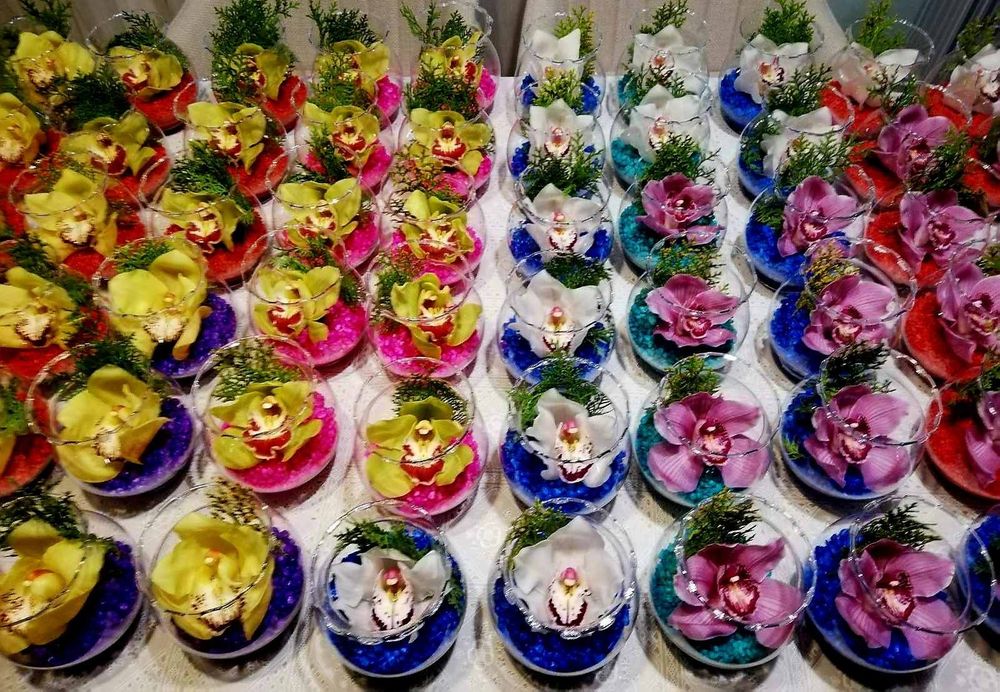 Орхидея или роза в стъклена ваза със специална декорация!!!