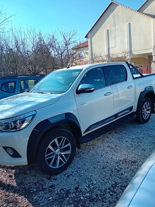 Toyota hilux invincible 2017