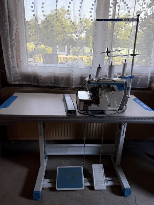 Overlock industrial JACK E4-3-02/233 – 3 fire – aproape nou
