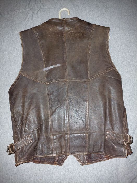 Комплект елек и ботуши . от естествена кожа.