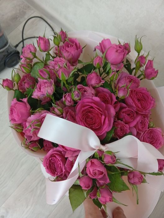 Продам кустовых роз