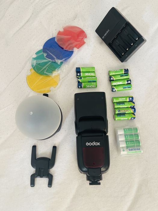 Blitz Godox TT685 II S full box+ difuser + 4 seturi de baterii+ incarcator