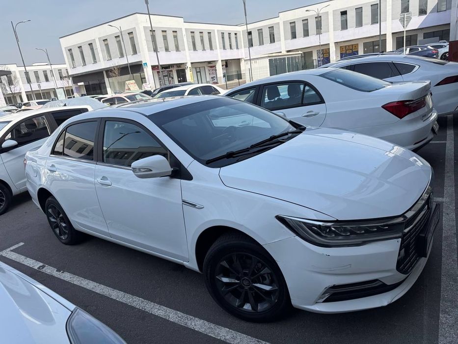 Сухой аренда электромобилей