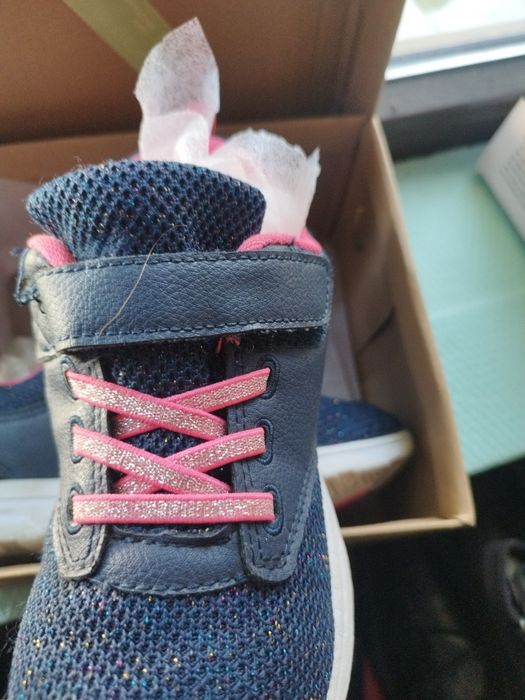 De vânzare adidași damă sau fetițe măr.34 originali