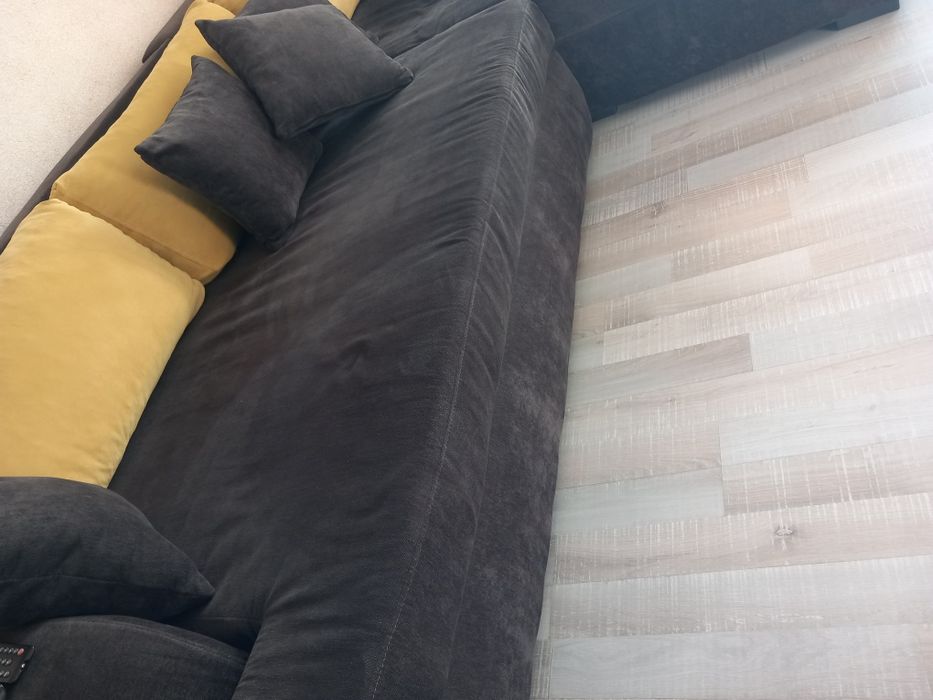 Ъглов диван 300/200 маса и секция