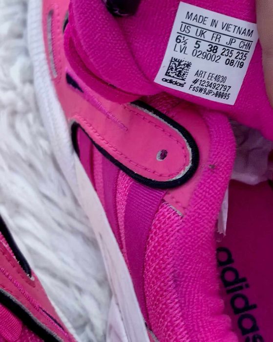 Adidas оригинални дамски сникърси 38 номер