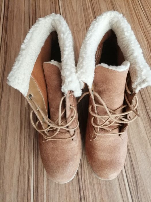 Нови дамски обувки и боти