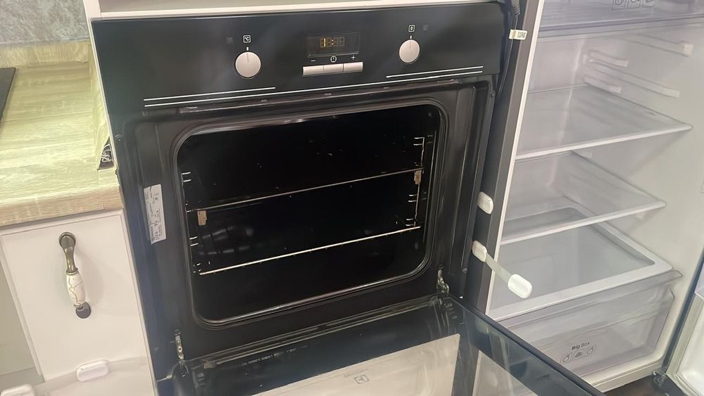 Духовой шкаф Электролюкс