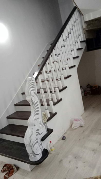 Деревянная лестница Установка Обшивка  Рестоврация из дерево