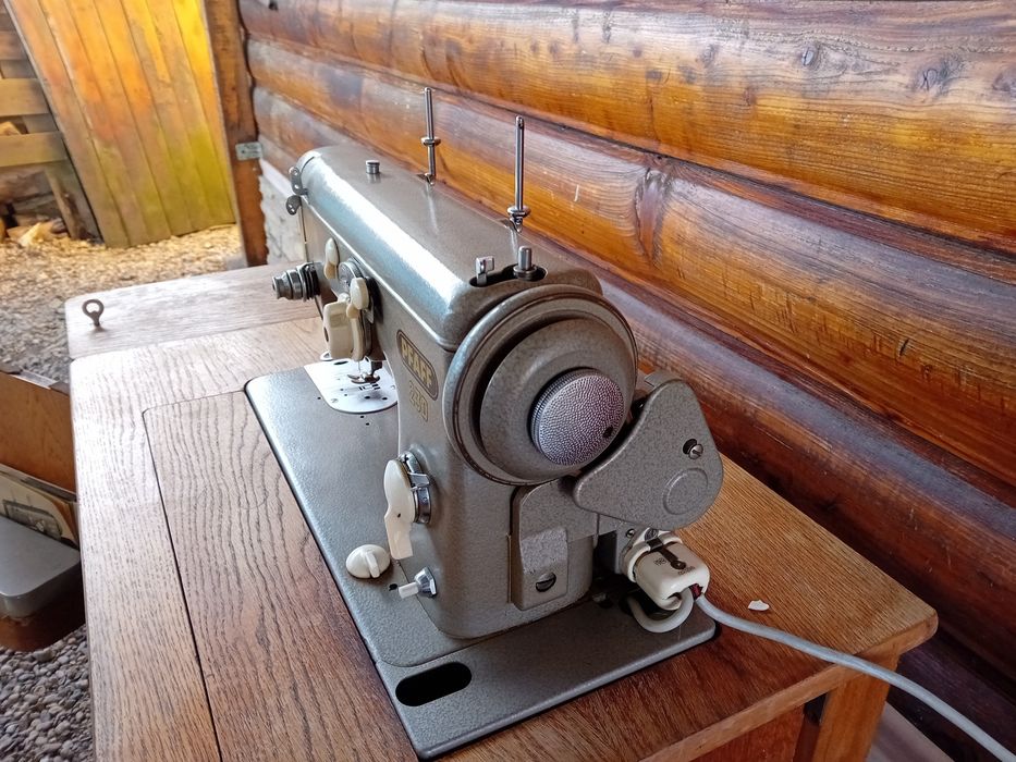 Vând mașină de cusut pfaff 23 electrica