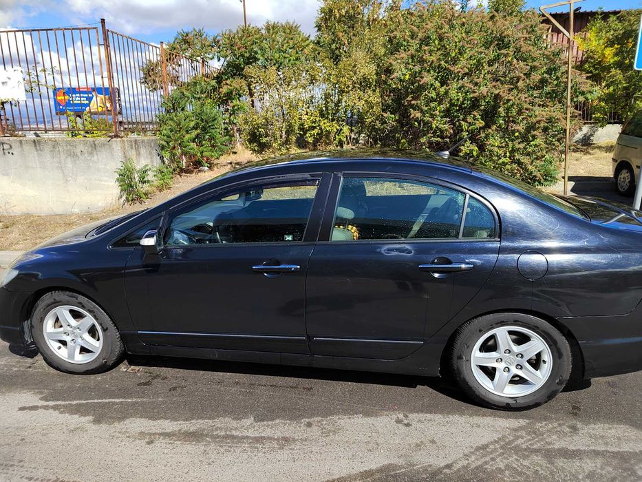 Продавам Honda Civic hibrid