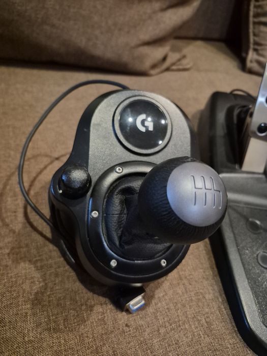 Logitech g29 - Педали, скоростен лост, ръчна и захранване