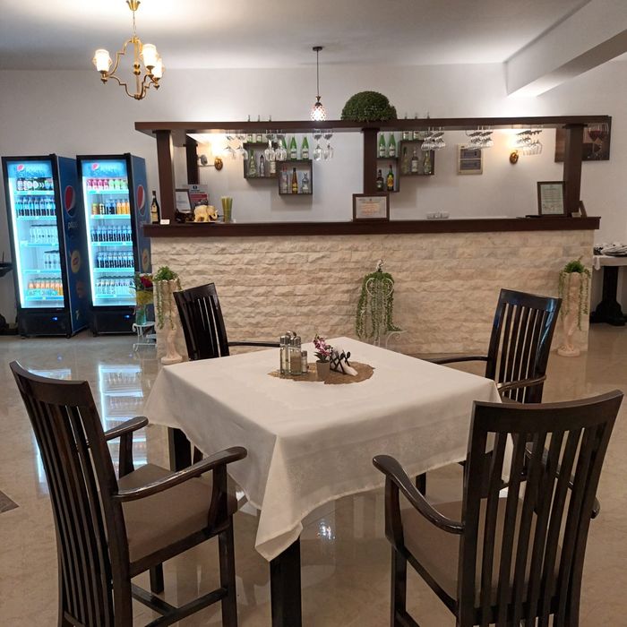 De vânzare afacere la cheie! Popas, Restaurant, Hală, Fermă la DN.2A Hârșova Constanța în suprafață de 15000 0 mp.