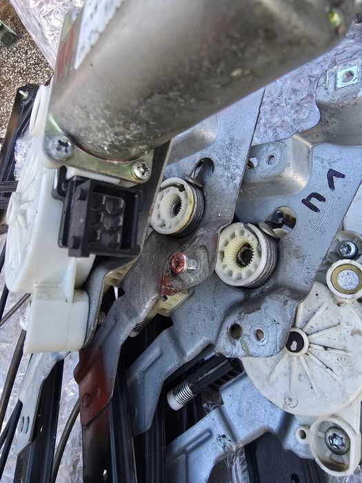 Стъклоповдигачи Saab 93  2003-2010