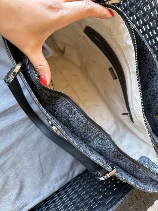 Geanta shopper Guess Noelle Elite Tote