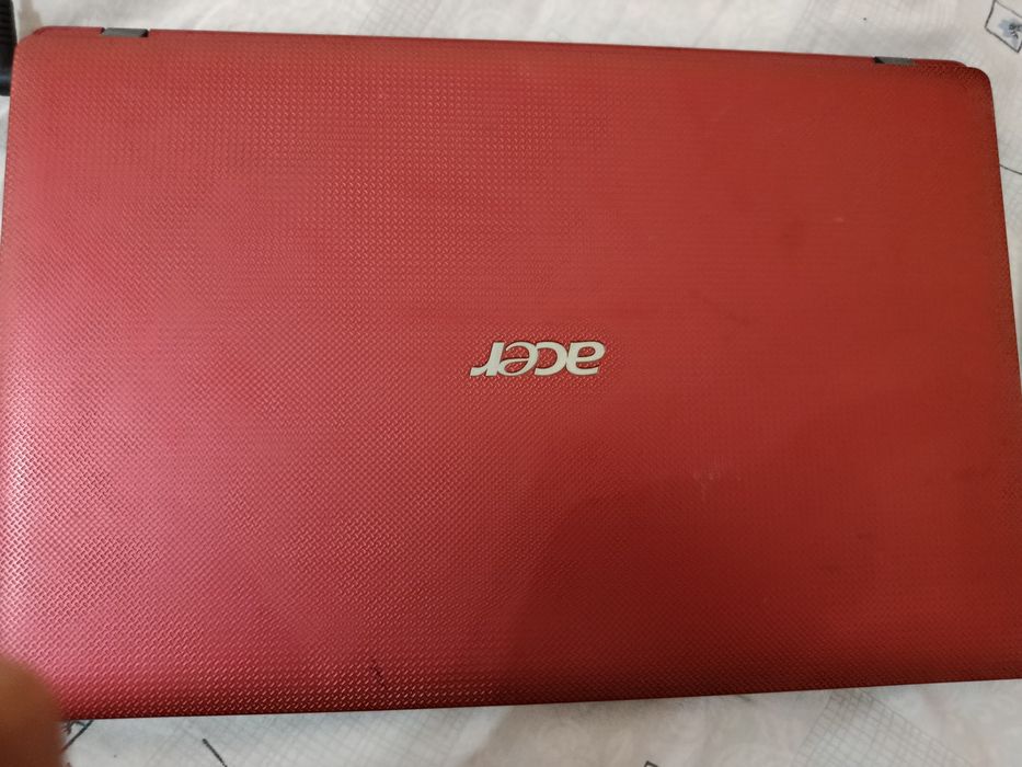 Noutbook acer sotiladi